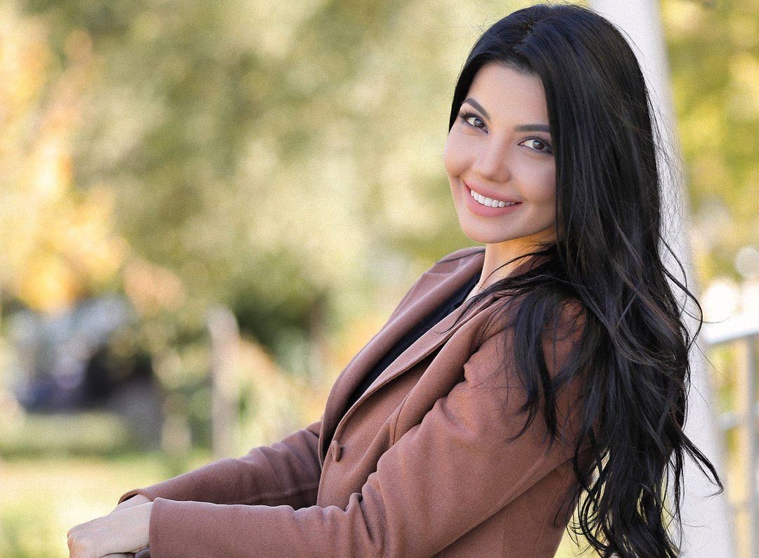 Yosh model Lolaning videosi Yosh model Lolaning videosi